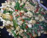 Foto langkah ke 5 dari resep Oseng Jamur / Tumis Jamur.