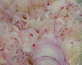 A picture of step 1 of Chicken Qorma.