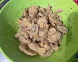 Une image de l'étape 7 de Gratin de langues d'oiseaux aux saucisses, champignons et emmental.