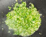 รูปขั้นตอนการทำที่ 3 ของ กะเพราไก่สับสูตรคุณแม่