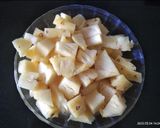A picture of step 1 of Pineapple Smoothie.