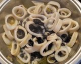 Foto del paso 3 de la receta: Anillas de calamar en su tinta