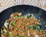 Foto langkah ke 5 dari resep Bakmie Jawa Goreng.