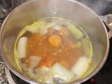 Crema de moniatos i porros amb cruixent d'ibèric i parmesà