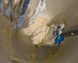A picture of step 7 of White chocolate and lemon Jelly cat cake 🍰.