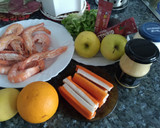Foto del paso 1 de la receta: Cóctel de marisco con aguacate y manzana