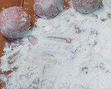 Foto del paso 4 de la receta: Albóndigas de carne y calamar con setas en salsa de boletus