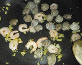 Foto del paso 2 de la receta: Merluza marinera