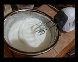 Foto del paso 3 de la receta: Bizcocho de chapulines caramelizados con crema de nicuatole
