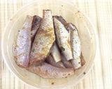 Hình bước làm 1 của món Cá Thoèn kho niêu đất