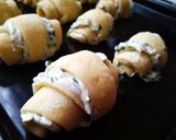Medvehagymás kifli recept fázis 6 fotója