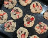 Foto del paso 3 de la receta: Galletitas de frutillas, chocolate y avena
