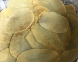 Foto del paso 3 de la receta: 🥧 Tarta de jamón y queso con masa de papa 🥔