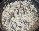 Foto del paso 2 de la receta: Empanada de pollo, bacon y setas, con bechamel