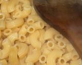 Foto langkah ke 2 dari resep Macaroni Cheese.