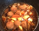 Foto langkah ke 5 dari resep Semur Bola Bola Daging Isi Telur Puyuh.