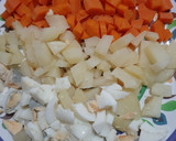 Foto del paso 1 de la receta: Ensalada de huevo, papa y zanahoria 🥚🥔🥕🥗