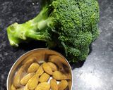 A picture of step 1 of Broccoli Almond soup.