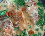 Foto del paso 3 de la receta: Salmón en salsa cremosa😋😋