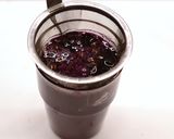 Levendulás áfonyaszörp recept fázis 3 fotója
