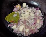 Foto langkah ke 2 dari resep Baby Cumi Masak Hitam.