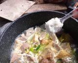 Foto langkah ke 4 dari resep Bening Sayur Tahu Bakso.