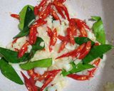 Foto langkah ke 2 dari resep Beef Thai Basil.