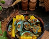 Foto langkah ke 8 dari resep Kerang Ijo Kuah Kuning.