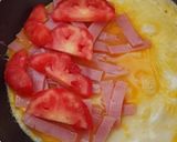 Foto del paso 3 de la receta: Omelette de jamón, queso y tomate