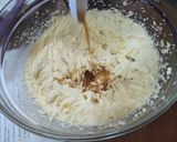 A picture of step 4 of Cookpad Vanila Sponge Cake.