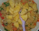 Foto langkah ke 6 dari resep Thai Fried Rice Pineapple.