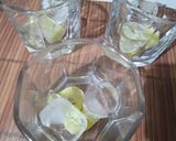 A picture of step 4 of Lemon pudina ice tea.