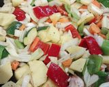 Foto del paso 3 de la receta: Pollo al horno con guarnición