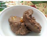 A picture of step 5 of Chocolate and Roasted Almond Ice-cream.