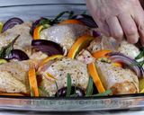 Фото кроку 4 до Запечённая курица с апельсинами.