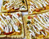 Foto langkah ke 3 dari resep Pizza roti tawar.