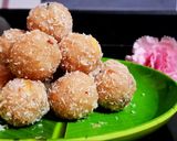 A picture of step 6 of Coconut Ladoos.