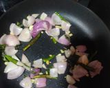 A picture of step 3 of Crispy Chilli Raw Banana.
