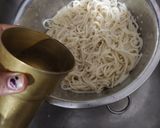 હક્કા નુડલ્સ(hakka noodles recipe in Gujarati) રેસીપી સ્ટેપ2ફોટો