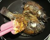 Foto langkah ke 4 dari resep Ikan Bakar Kecap Teflon.