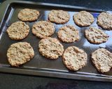 Foto del paso 4 de la receta: Galletas de avena y plátano con miel 🍪🍌🍯