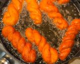 A picture of step 9 of Korean sticky rice donuts (꽈배기).