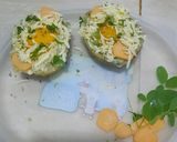 Foto langkah ke 3 dari resep Moringa Egg Baked Potato a.k.a Kentang telur panggang daun kelor.