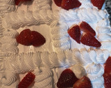 Foto del paso 6 de la receta: Mi bizcochuelo de fresas y merengue italiano 💕