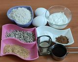 عکس مرحله 1 از دستور کیک تخمه و کنجد رژیمی