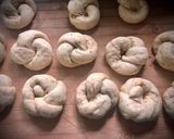 Foto del paso 4 de la receta: Brezels de cebolla (en Thermomix)