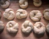 Foto del paso 4 de la receta: Brezels de cebolla (en Thermomix)