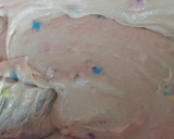 Foto del paso 4 de la receta: Ranita Birthday Cake relleno de compota de maracuyá y toronja
