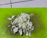 Foto langkah ke 2 dari resep Telur Dadar Kornet Kol.
