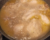 Foto del paso 5 de la receta: Pollo en salsa con patatas y champiñones